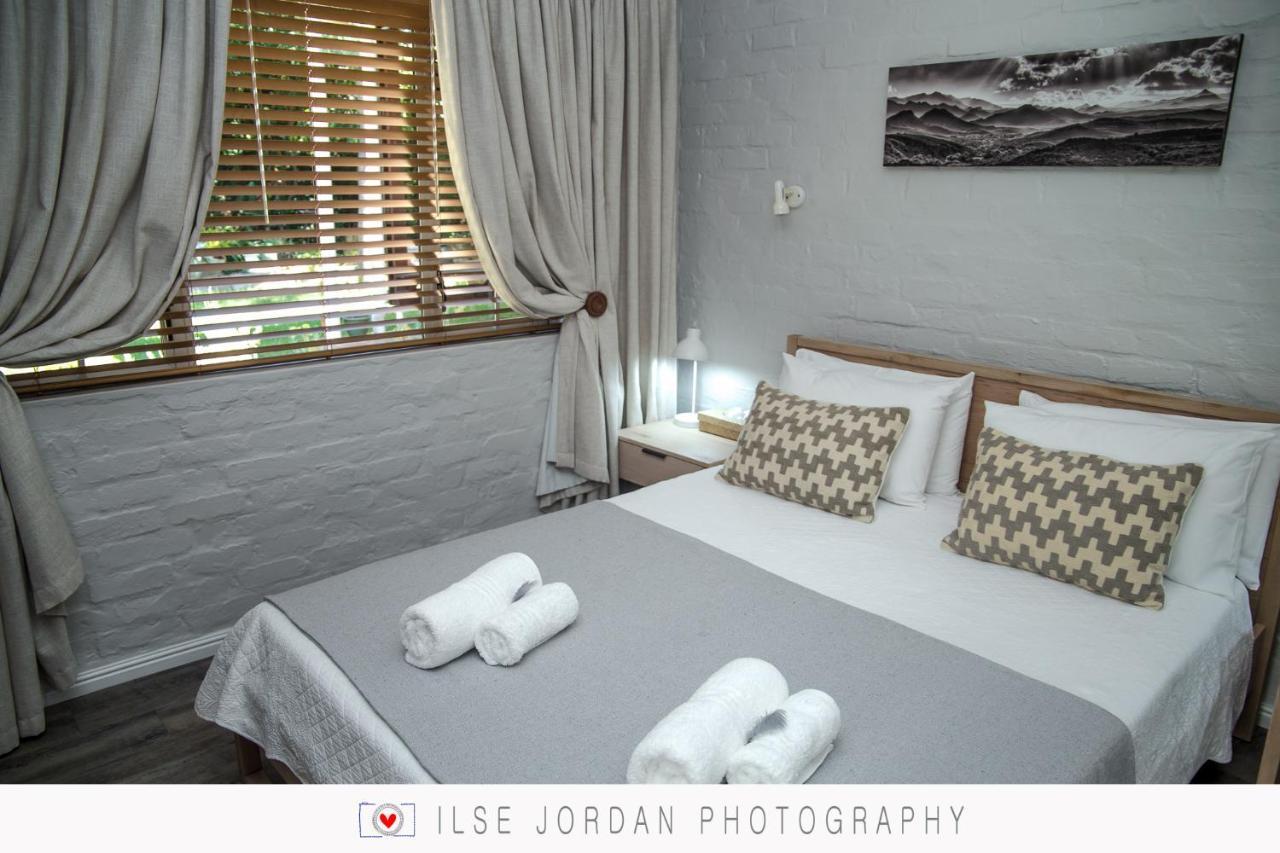 Raw Karoo Guest House Оудсхорн Екстериор снимка